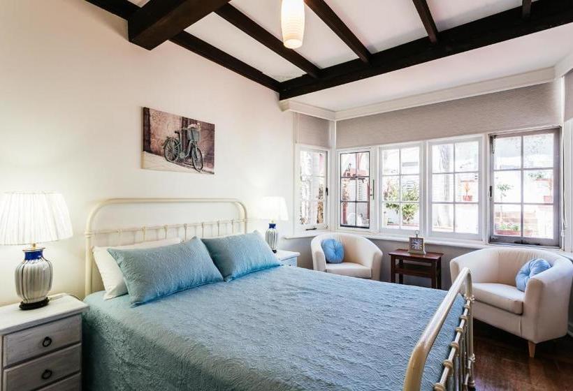 Bed and Breakfast Elliot House