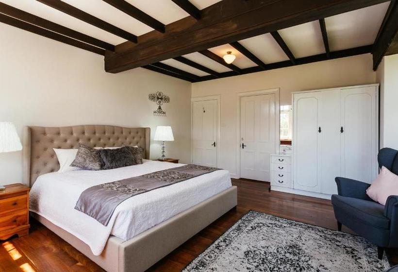 Bed and Breakfast Elliot House