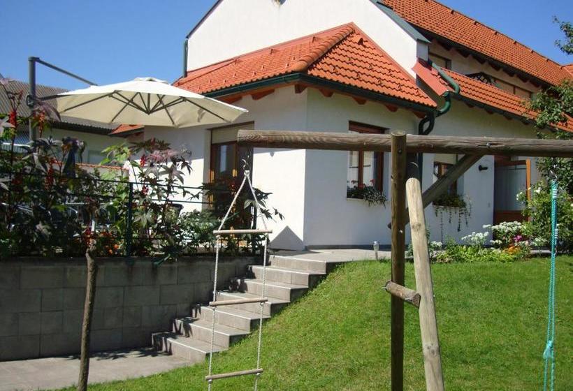 Пансион Gästehaus Strommer