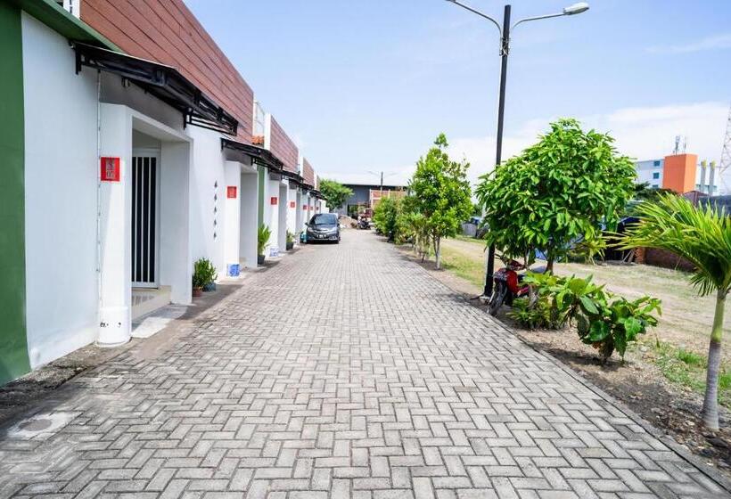 Pensione Koolkost Syariah Near Transmart Tegal