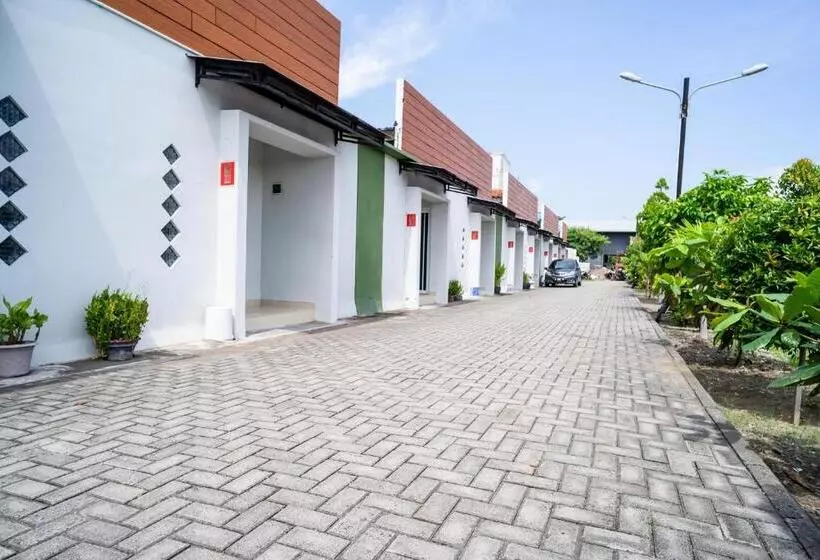 ペンション Koolkost Syariah Near Transmart Tegal