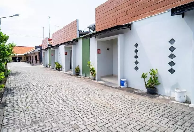 ペンション Koolkost Syariah Near Transmart Tegal