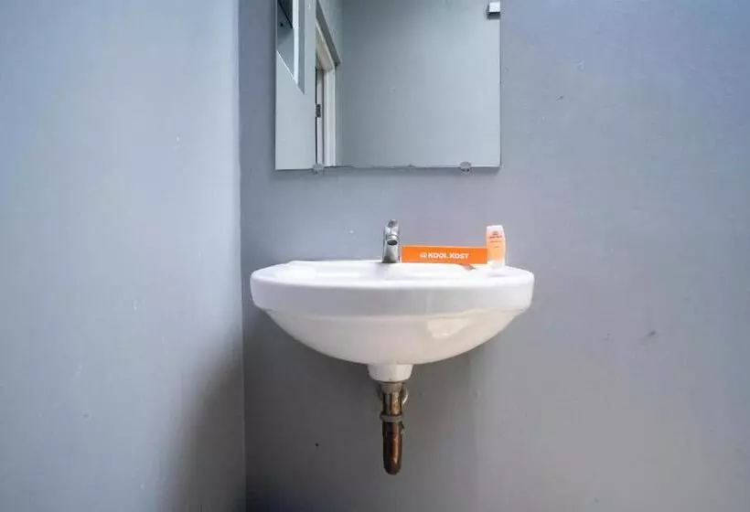 ペンション Koolkost Syariah Near Transmart Tegal