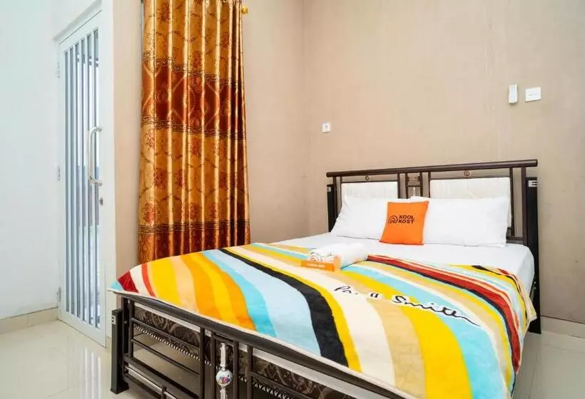 ペンション Koolkost Syariah Near Transmart Tegal