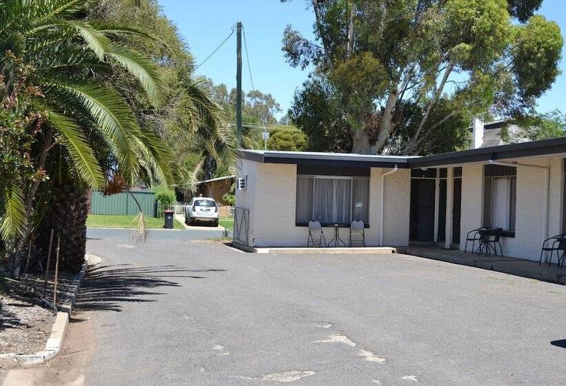 汽车旅馆 The Shamrock Hotel Balranald