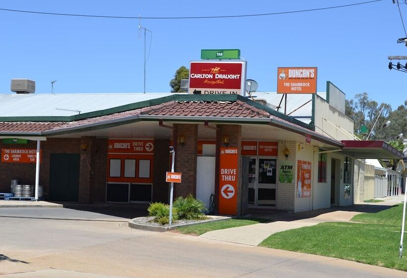 汽车旅馆 The Shamrock Hotel Balranald