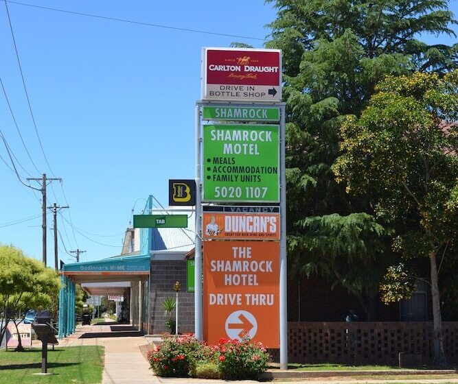 汽车旅馆 The Shamrock Hotel Balranald