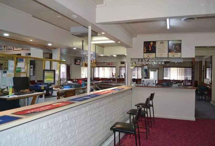 モーテル The Shamrock Hotel Balranald