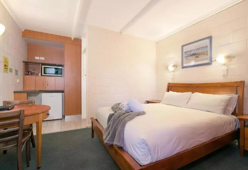 South Gladstone Motel