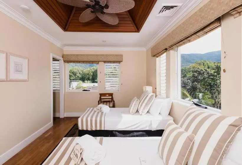 Villa Beach Palm Cove