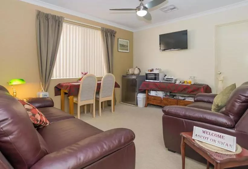 Ascot On Swan Bed & Breakfast