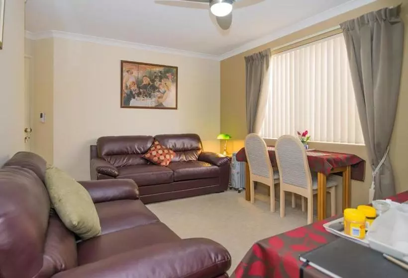 Ascot On Swan Bed & Breakfast