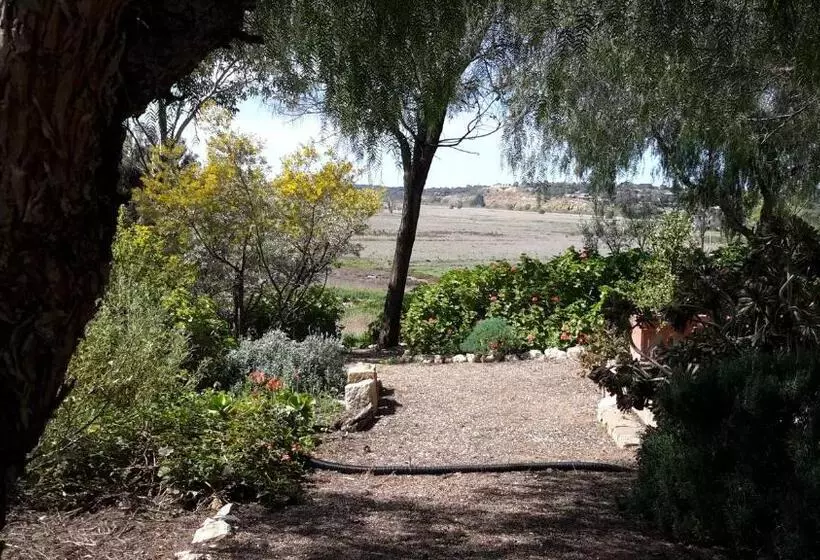 Aamiaismajoitus (B&B) A La Folly The Retreat