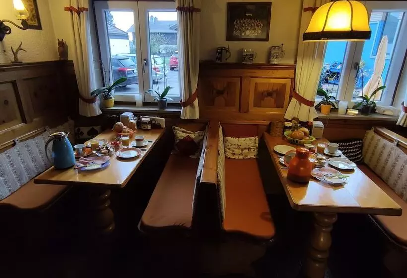 Aamiaismajoitus (B&B) Landhaus Graßmann