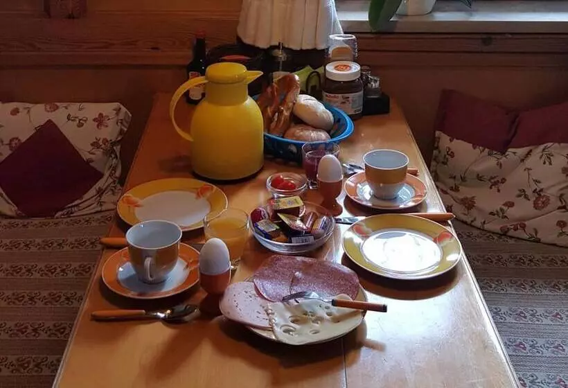 Aamiaismajoitus (B&B) Landhaus Graßmann