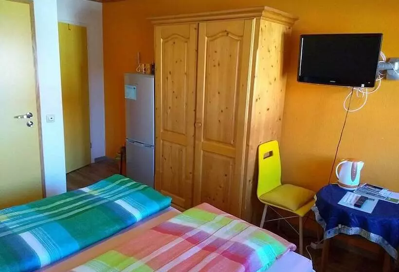 Aamiaismajoitus (B&B) Landhaus Graßmann