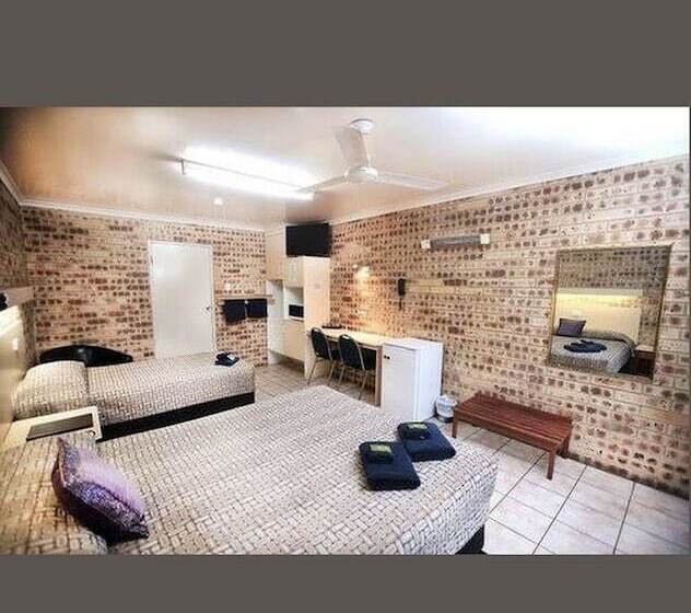 Central Motel Gin Gin