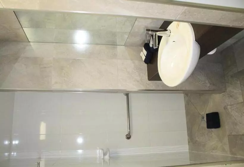 Central Motel Gin Gin