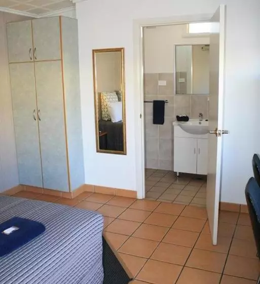 Central Motel Gin Gin