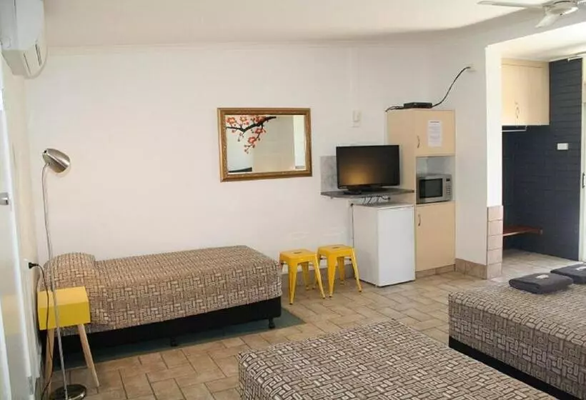 Central Motel Gin Gin