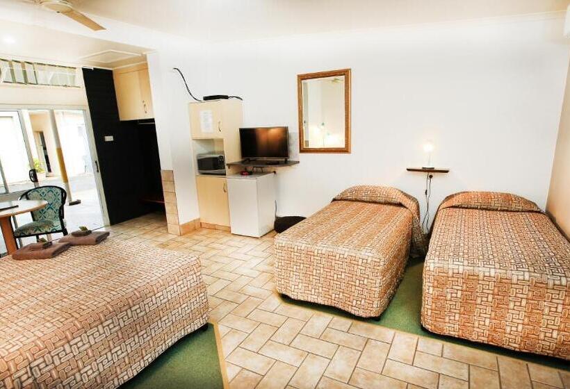 Central Motel Gin Gin