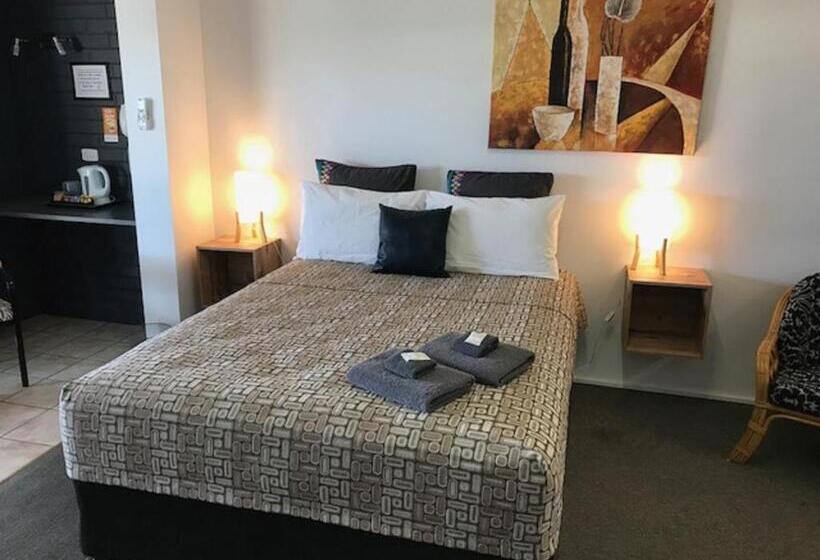 Central Motel Gin Gin