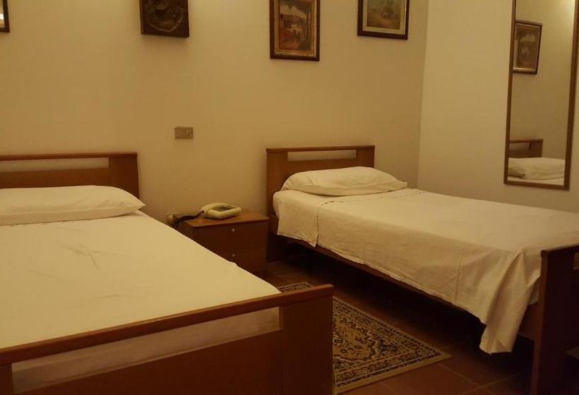 Отель Albergo Ristorante La Campagnola