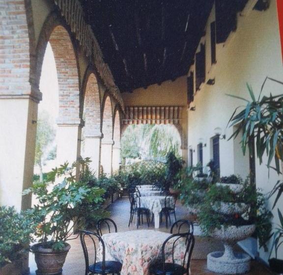 Отель Albergo Ristorante La Campagnola