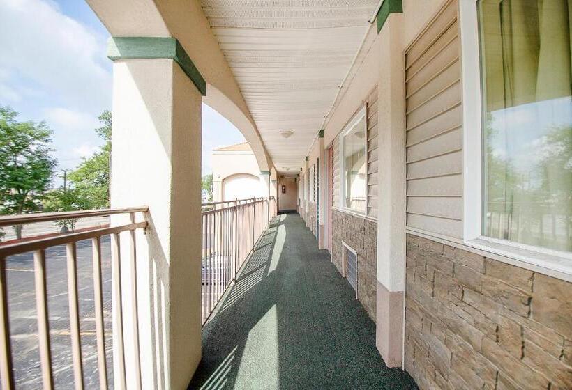 Hotel O Daylight Inn Elkhart I90, In