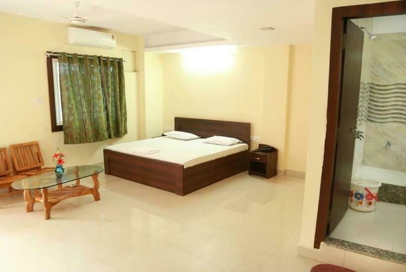 Отель Shri Narayan Palace