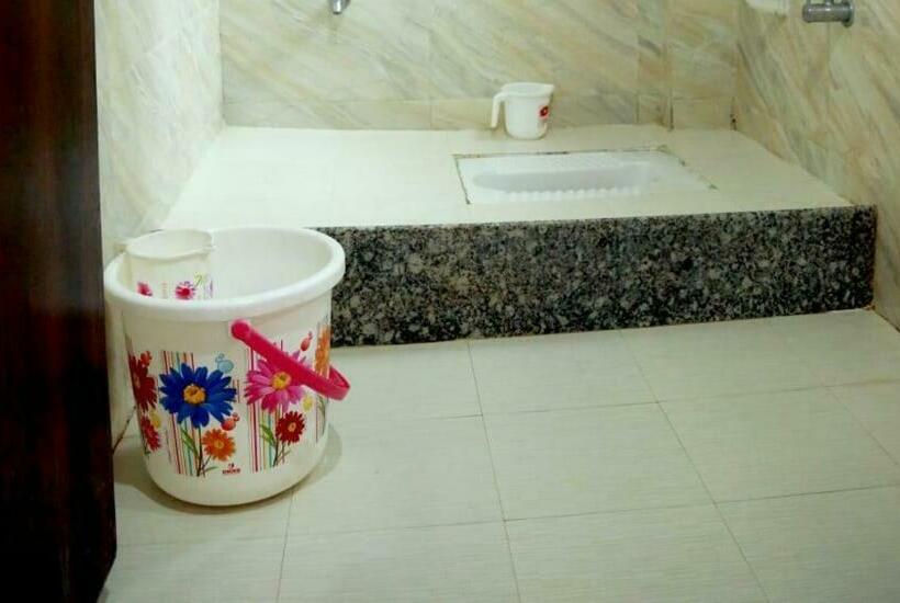 Отель Shri Narayan Palace