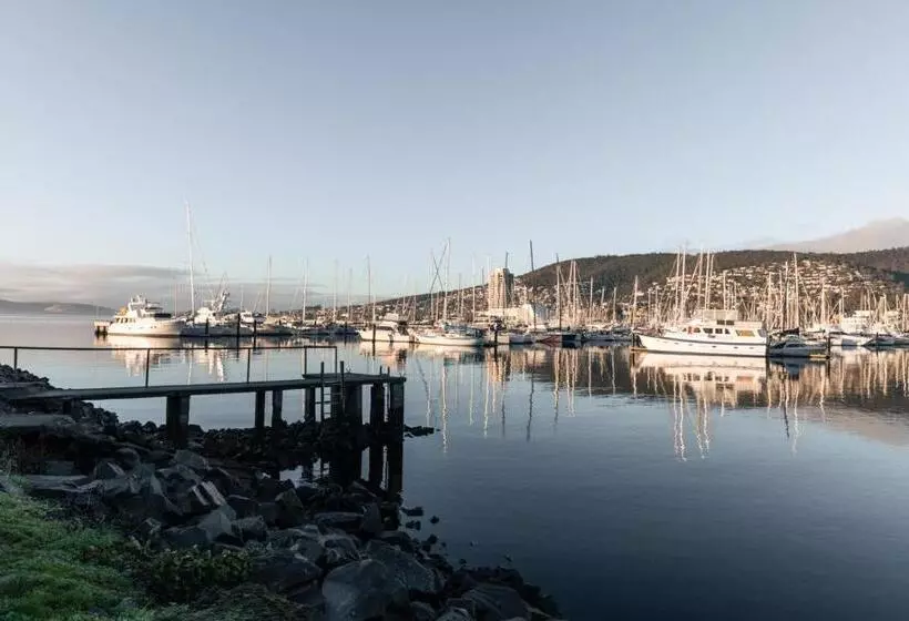 モーテル Battery Point Manor