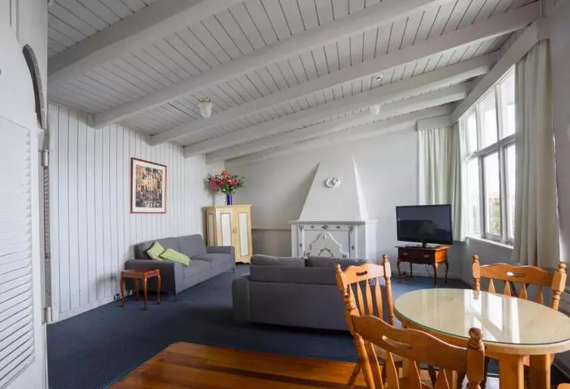 モーテル Battery Point Manor