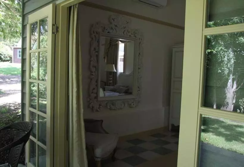 Majatalo River Cottage