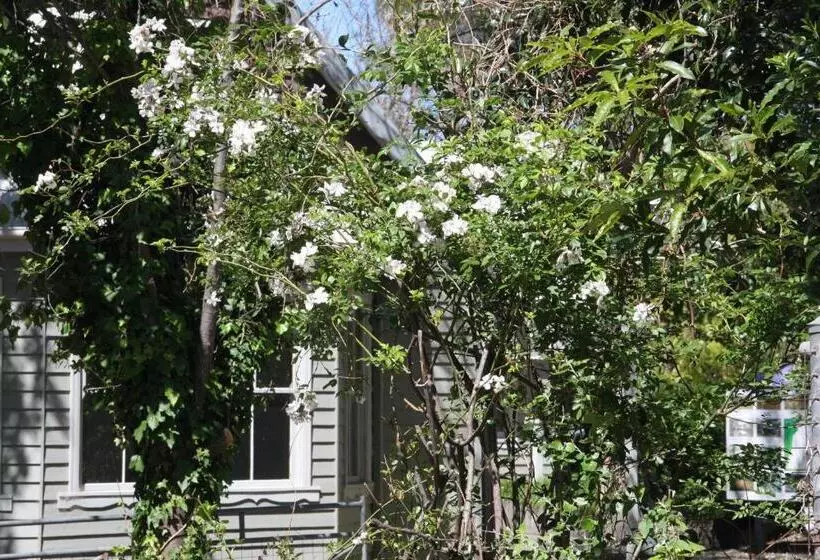 Majatalo River Cottage