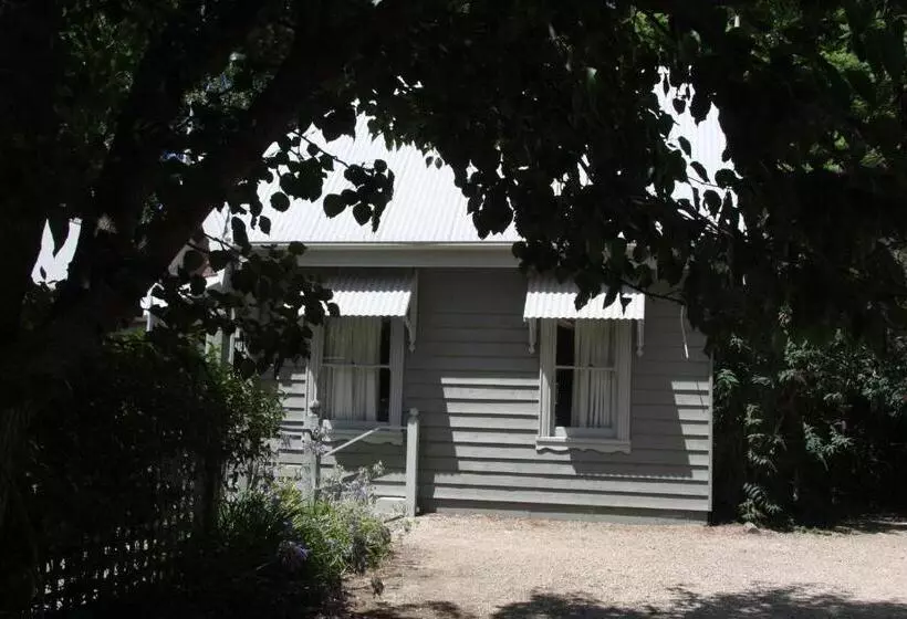 Majatalo River Cottage