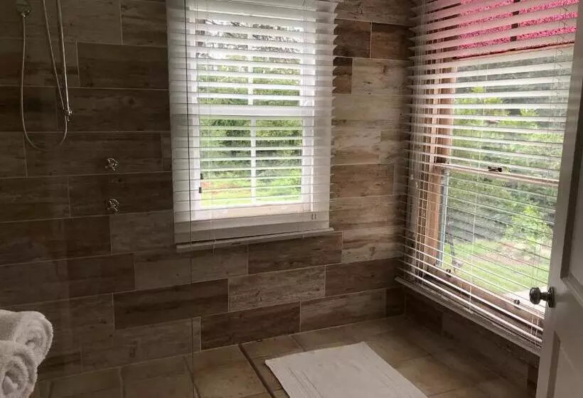 Majatalo River Cottage