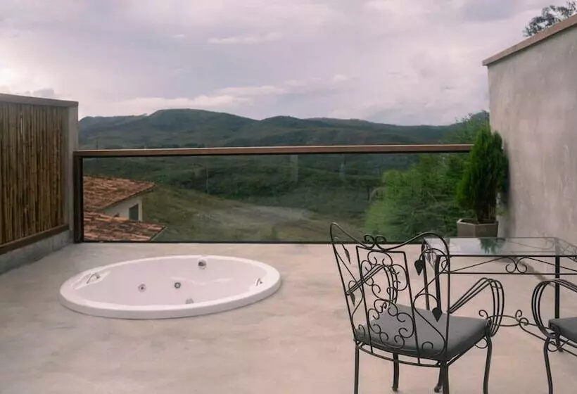 Majatalo Pousada Monttana   By Up