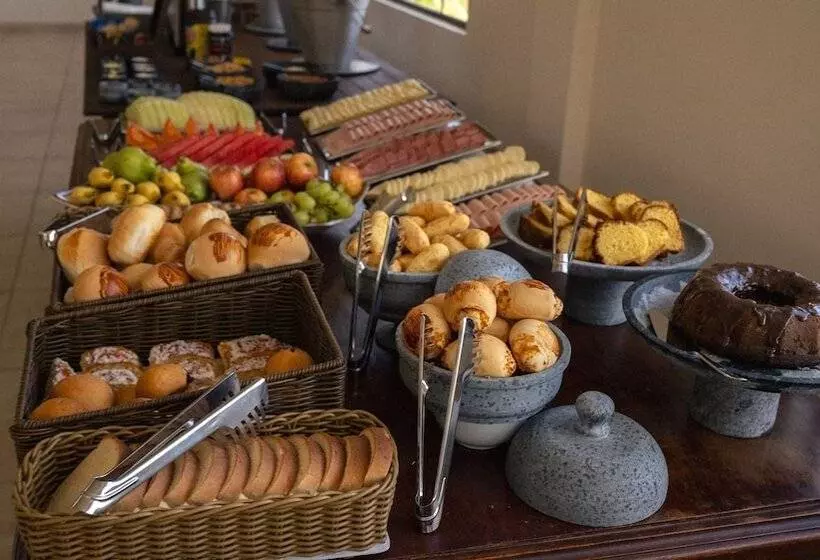 Majatalo Pousada Monttana   By Up