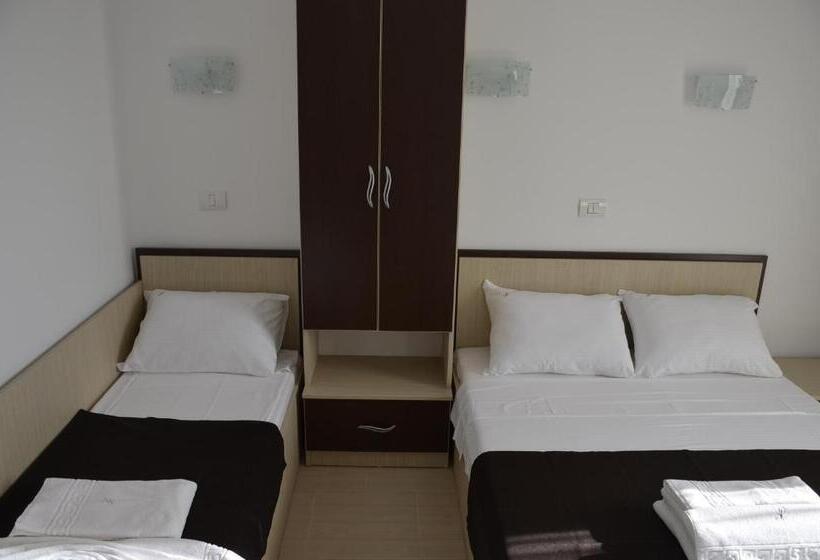 پانسیون Vila Cosmin