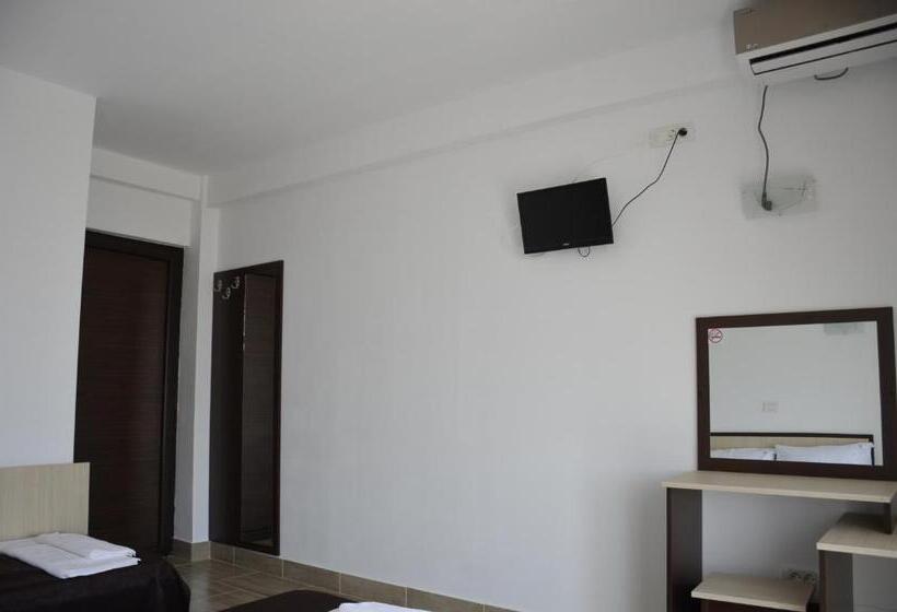 پانسیون Vila Cosmin