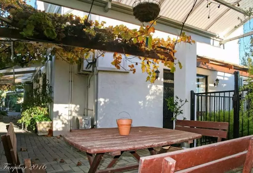 Aarn House B&b Airport Accommodation