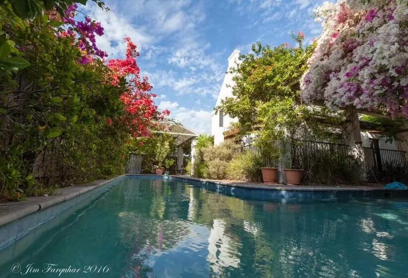 Aarn House B&b Airport Accommodation