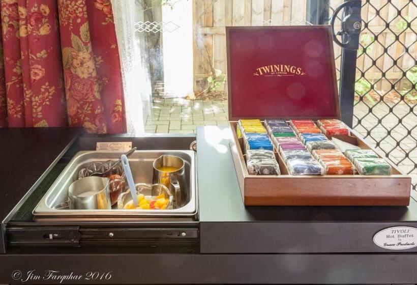 Aarn House B&b Airport Accommodation