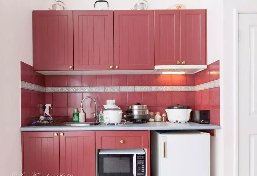 Aarn House B&b Airport Accommodation