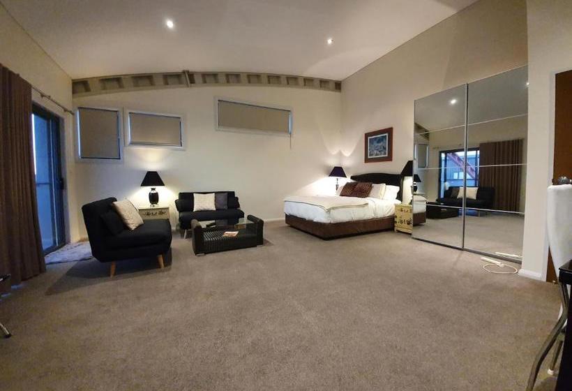 Bed and Breakfast Hangar House Mudgee