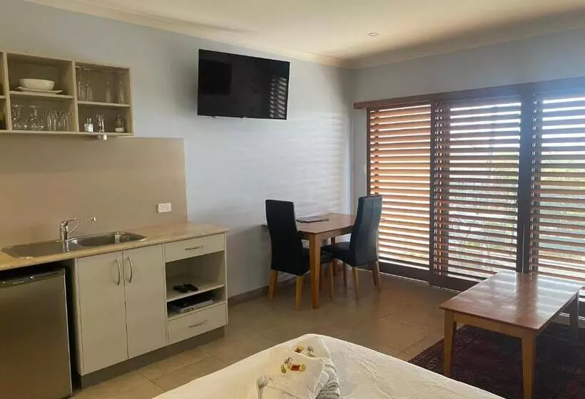 Aamiaismajoitus (B&B) Saltair Luxury Accommodation Adults Only