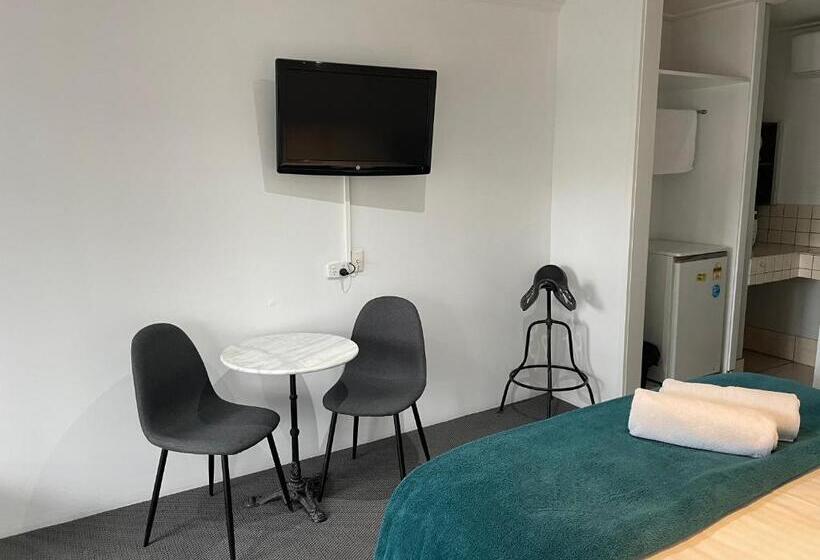 Happy Wanderer Motel Bendigo Children Not Permitted Over 18s Only