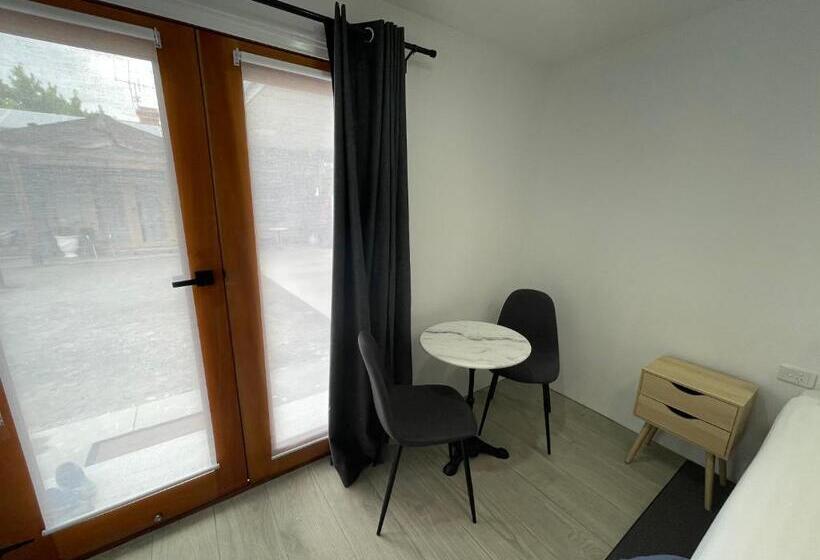 Happy Wanderer Motel Bendigo Children Not Permitted Over 18s Only