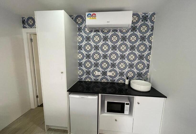 Happy Wanderer Motel Bendigo Children Not Permitted Over 18s Only